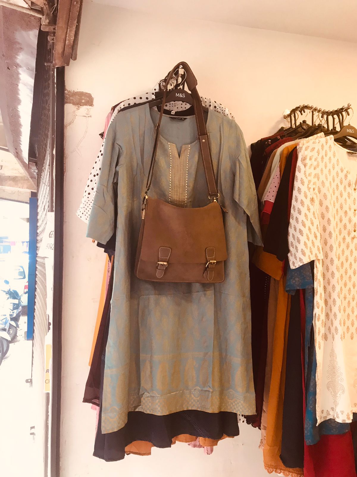 Maxims Clothing Branded Surplus Gents & Ladies Irinjalakuda